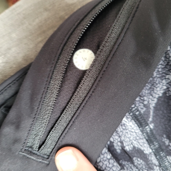 Lululemon  Run times shorts  kindred spirt - Picture 13 of 16